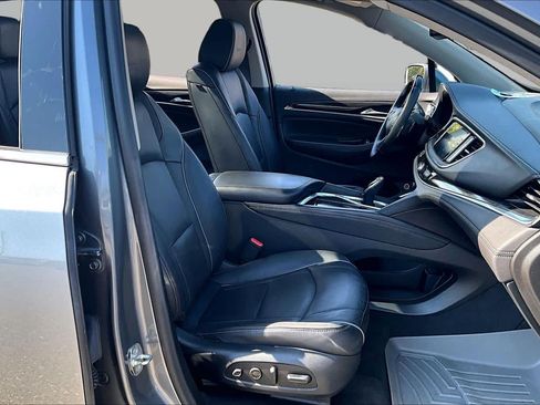 Used 2020 Buick Enclave Avenir w/ Avenir Technology Package FWD image 8
