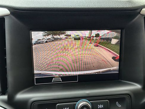 Used 2024 GMC Terrain SLE w/ Driver Convenience Package AWD/4WD image 17