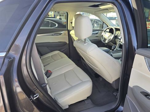 Used 2018 Cadillac XT5 Luxury w/ Driver Awareness Package image 37