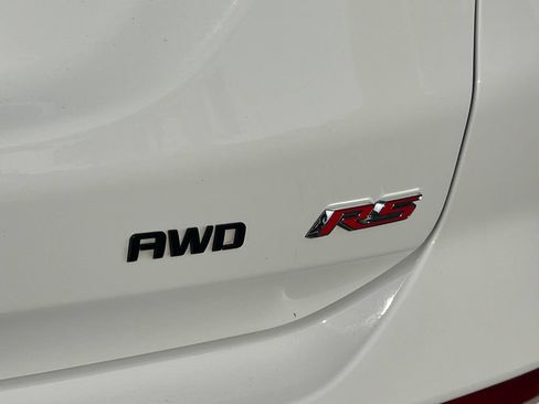 Used 2022 Chevrolet Equinox RS AWD/4WD image 17