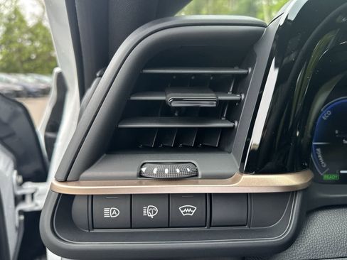 New 2026 Toyota Crown Signia AWD/4WD image 29