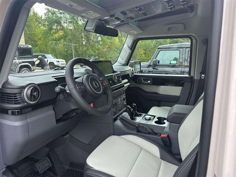 Used 2025 INEOS Grenadier Fieldmaster Edition image 15