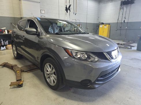 Used 2019 Nissan Rogue Sport S w/ Appearance Package image 2