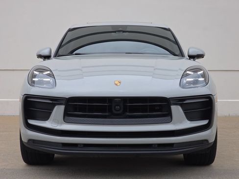 Used 2024 Porsche Macan AWD/4WD image 7