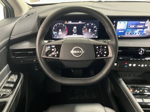 Used 2025 Nissan Murano SV AWD/4WD image 7