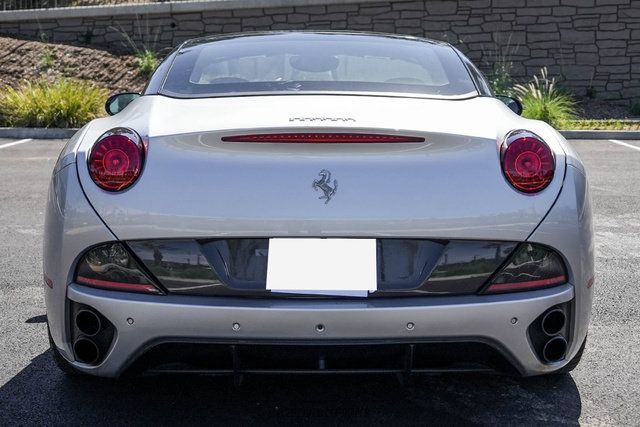 Used 2012 Ferrari California RWD image 20