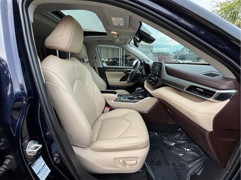 Used 2020 Toyota Highlander Limited AWD/4WD image 48