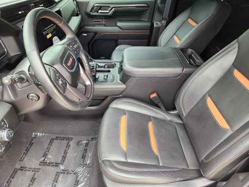 Used 2024 GMC Sierra 1500 AT4 w/ AT4 Preferred Package AWD/4WD image 17