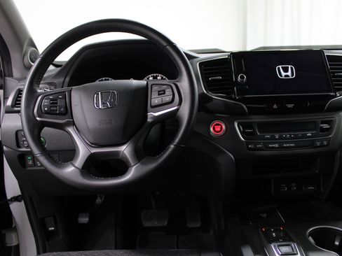 Used 2024 Honda Ridgeline Sport image 2