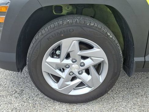 Certified 2025 Hyundai Kona SE AWD/4WD image 28