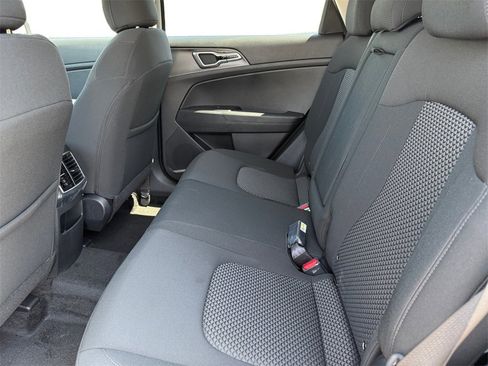 New 2025 Kia Sportage LX image 14
