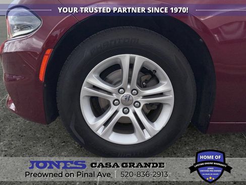 Used 2017 Dodge Charger SE RWD image 14