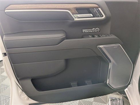 Certified 2022 Chevrolet Silverado 1500 High Country w/ High Country Premium Package image 11