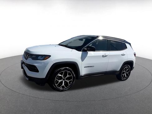 Used 2025 Jeep Compass Limited image 8