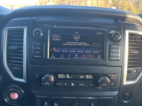 Used 2019 Nissan Titan SV w/ SV Convenience Package image 20