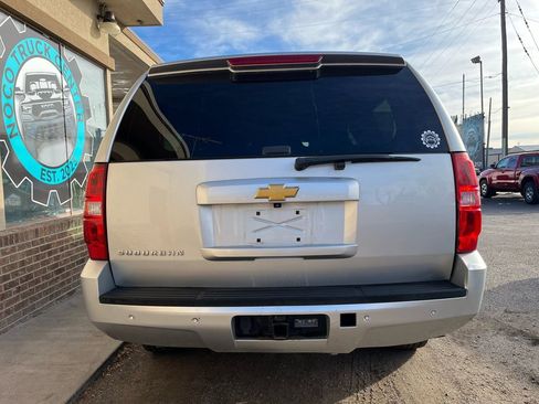 Used 2014 Chevrolet Suburban LT image 12