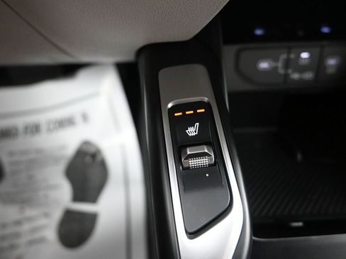 Certified 2025 Kia Sorento S AWD/4WD image 22