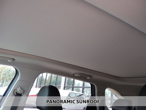 Used 2022 Kia Sorento EX w/ Panoramic Sunroof Package image 4
