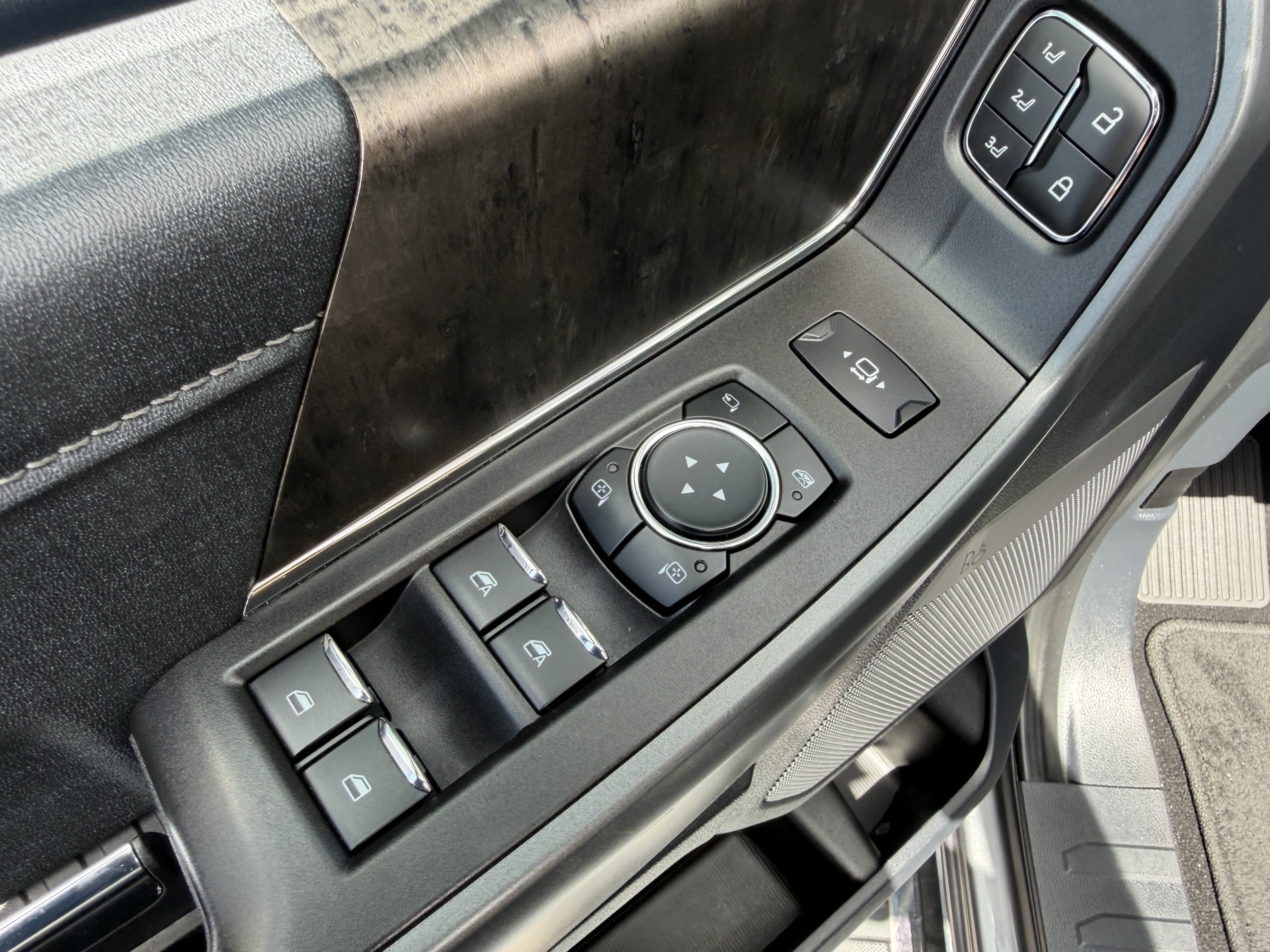 Used 2024 Ford F250 Lariat w/ Chrome Package AWD/4WD image 18