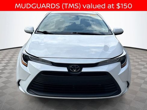 Used 2024 Toyota Corolla LE image 2