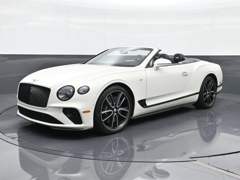 Certified 2022 Bentley Continental GT V8 AWD/4WD image 1