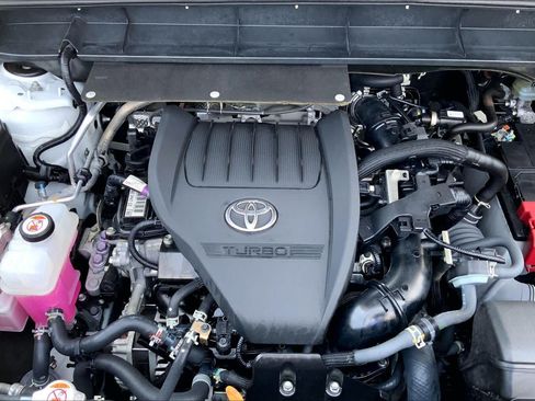 Used 2023 Toyota Highlander Platinum FWD image 31