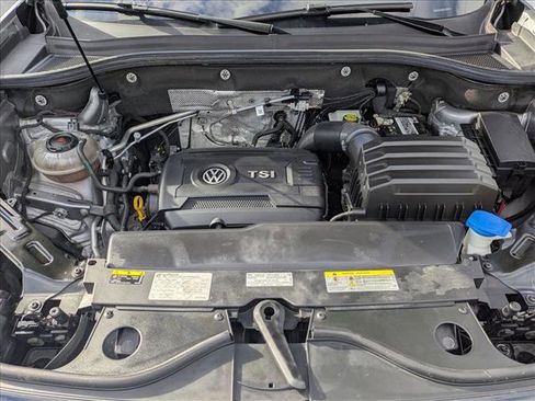 Used 2021 Volkswagen Atlas Cross Sport SE image 21