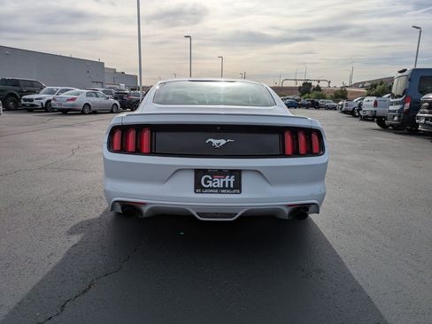 Used 2017 Ford Mustang Coupe RWD image 5