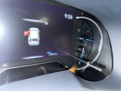 Used 2021 Toyota RAV4 XSE image 6