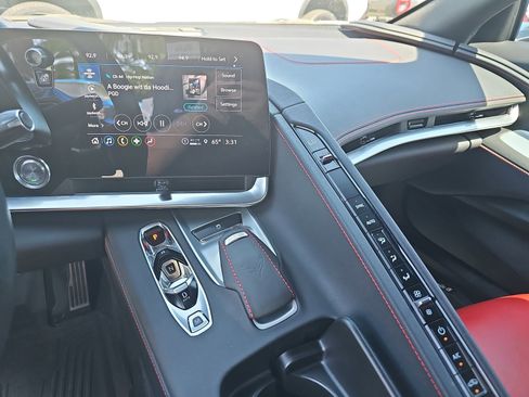 Used 2023 Chevrolet Corvette Stingray Coupe w/ Z51 Performance Package image 18