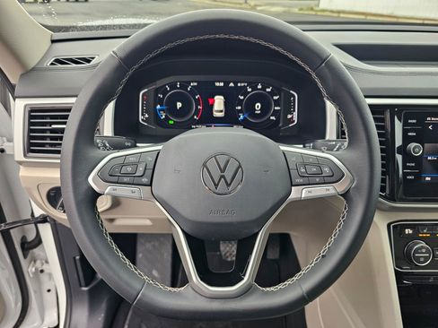 Used 2023 Volkswagen Atlas SE AWD/4WD image 17