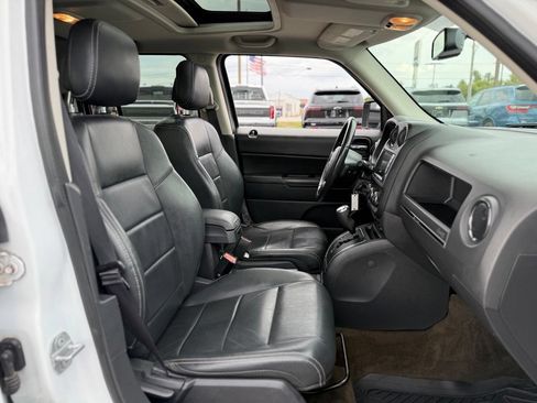 Used 2017 Jeep Patriot High Altitude AWD/4WD image 15