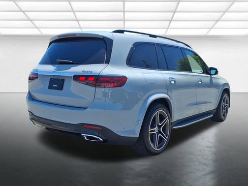 Used 2025 Mercedes-Benz GLS 450 4MATIC image 9