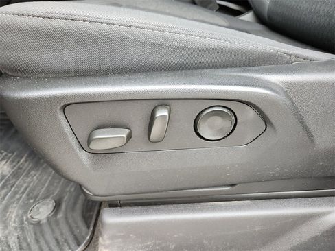 Used 2024 Chevrolet Silverado 2500 Custom w/ Custom Value Package image 20