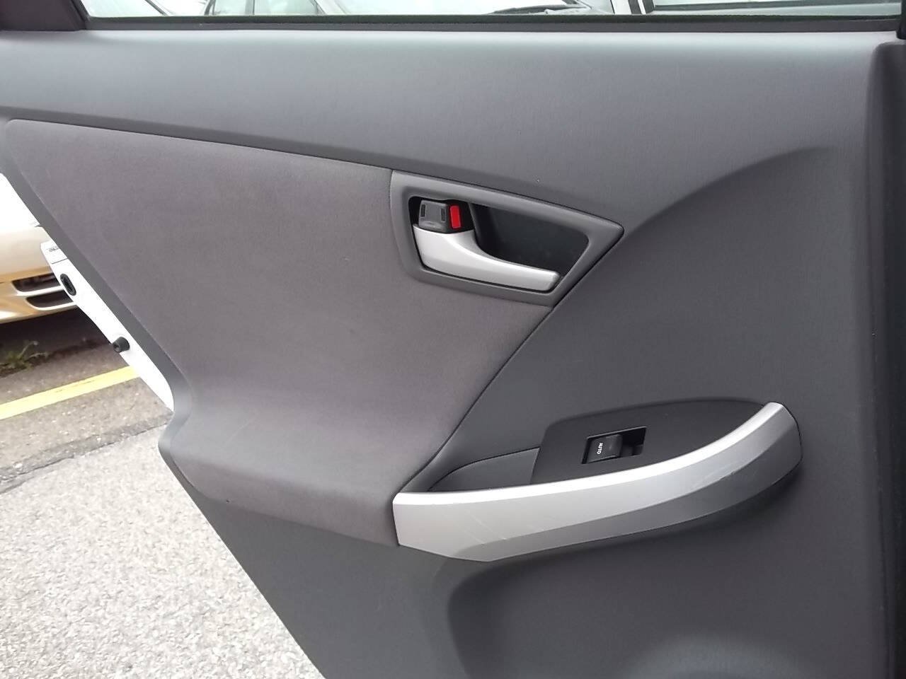 Used 2011 Toyota Prius Two FWD image 12