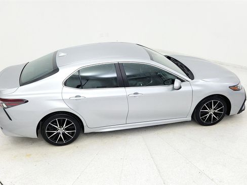 Used 2023 Toyota Camry SE image 38