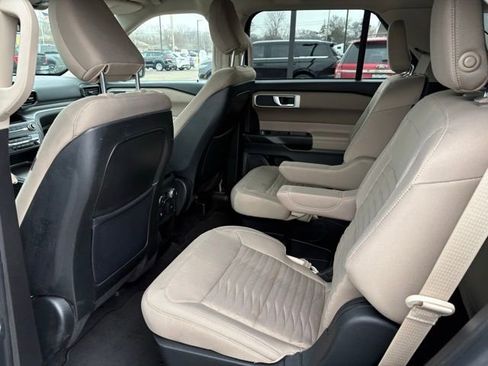 Used 2020 Ford Explorer XLT w/ Class III Trailer Tow Package image 16