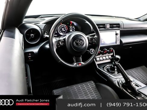 Used 2023 Toyota GR86 image 4