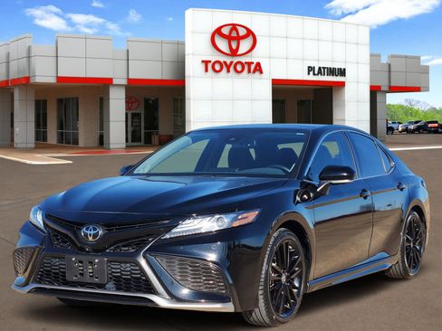 Used 2023 Toyota Camry XSE w/ Navigation Package image 2