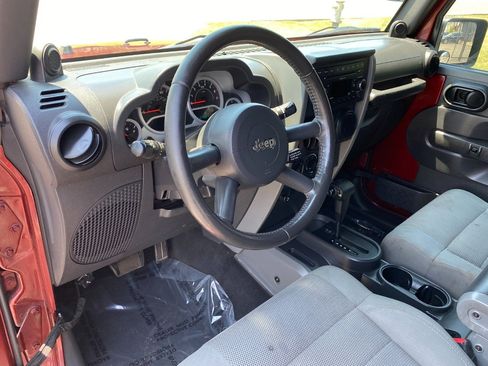 Used 2007 Jeep Wrangler Unlimited Sahara w/ Trailer Tow Group image 8