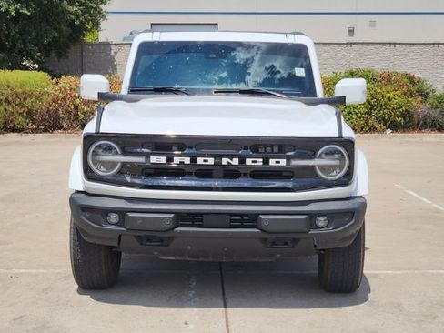 Used 2025 Ford Bronco Outer Banks AWD/4WD image 2