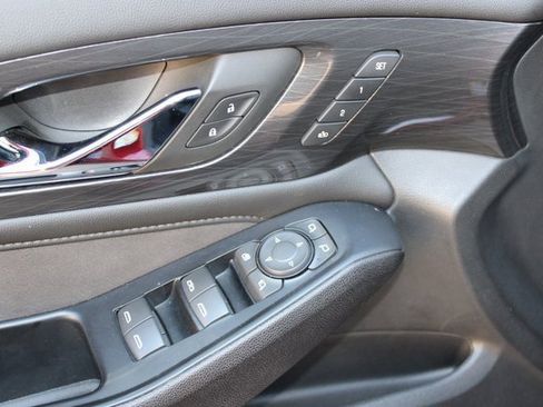 Used 2023 Chevrolet Traverse High Country image 23