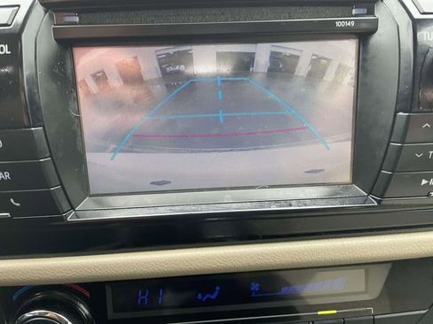 Used 2014 Toyota Corolla LE image 38