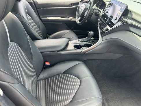 Used 2024 Toyota Camry SE w/ Convenience Package image 11