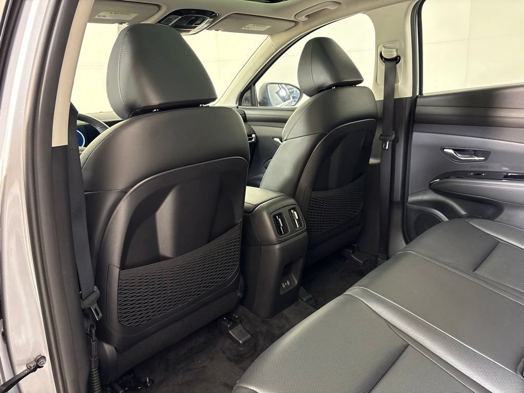 Used 2025 Hyundai Tucson Limited AWD/4WD image 19