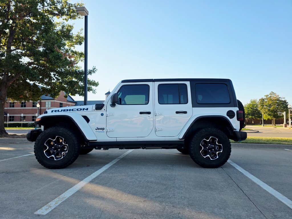 Used 2022 Jeep Wrangler Unlimited Rubicon 4xe w/ Cold Weather Group AWD/4WD image 19