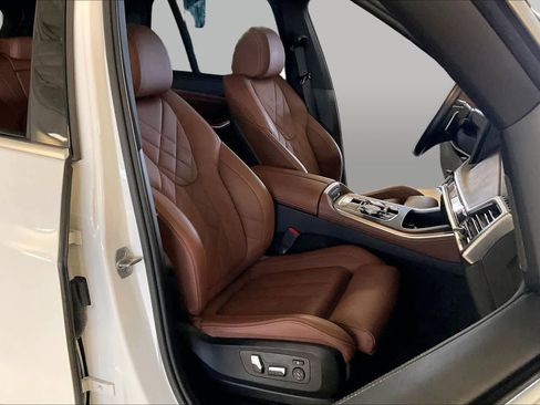Certified 2024 BMW X5 xDrive40i w/ Premium Package AWD/4WD image 8