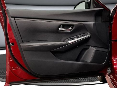 Used 2023 Nissan Sentra SR w/ Electronics Package FWD image 20
