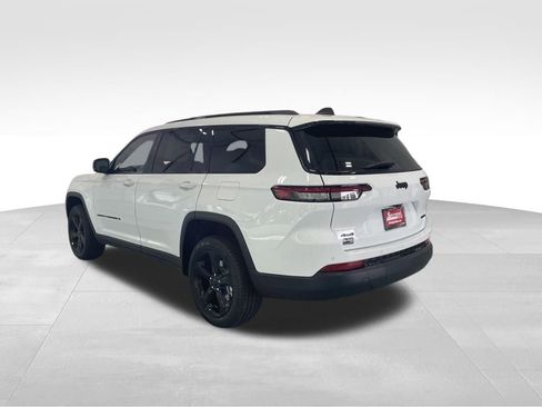 Used 2025 Jeep Grand Cherokee L Limited w/ Black Appearance Package image 4