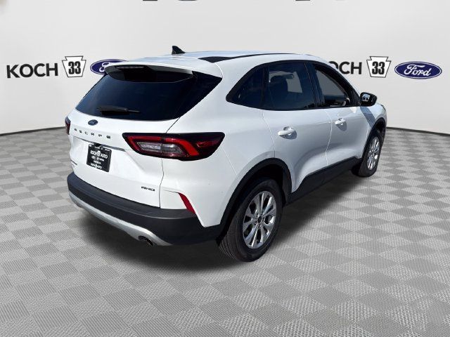 Used 2025 Ford Escape Active AWD/4WD image 8